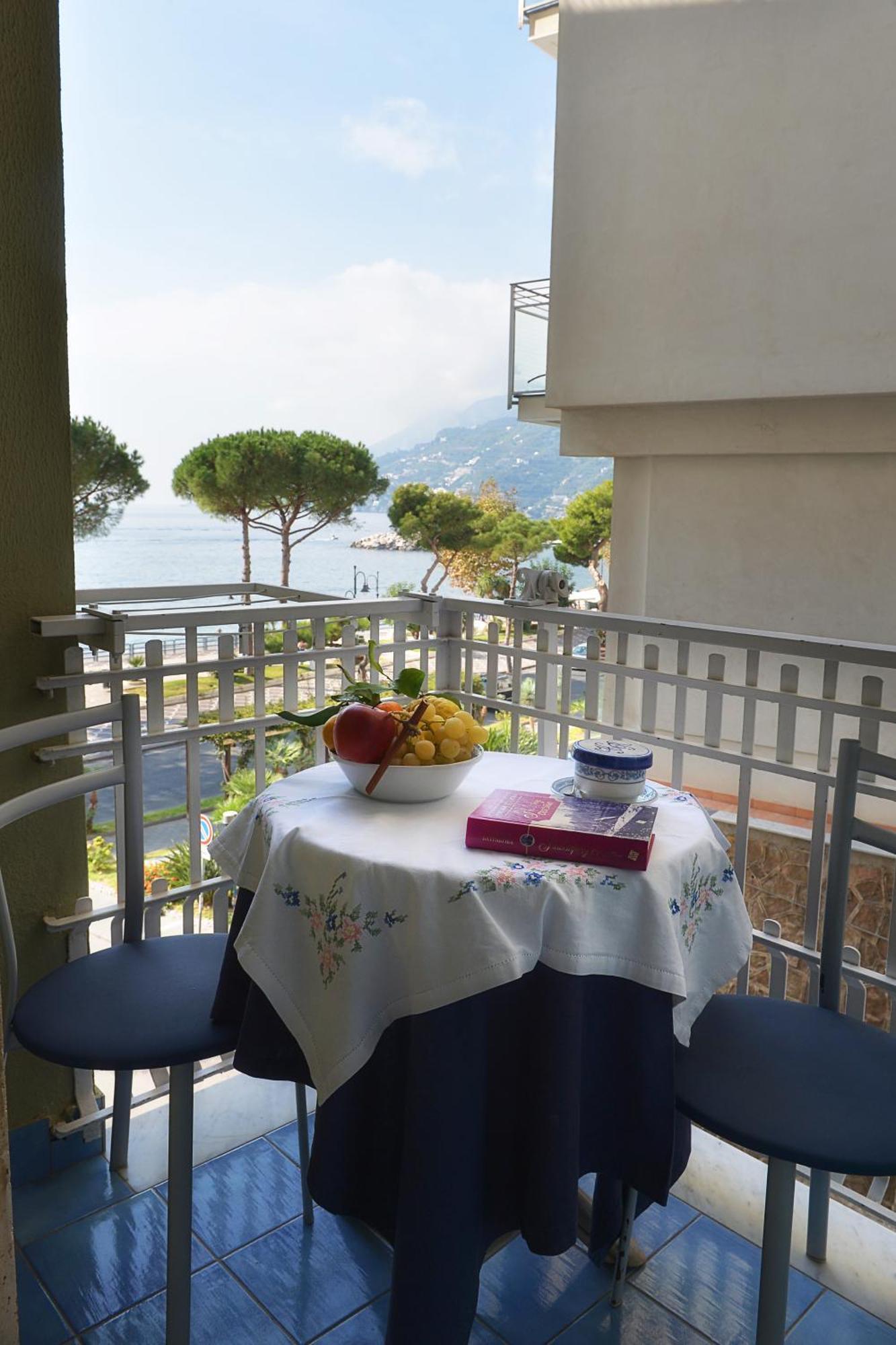 Hotel Pensione Reale Maiori Exterior photo